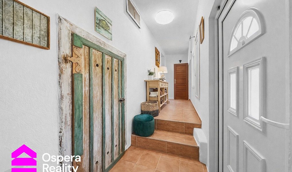Prodej domu 137 m² s pozemkem 1 021 m², Starý Petřín – náhled fotky 6