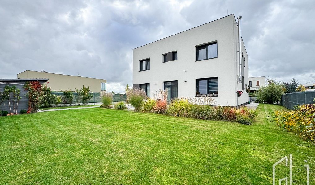 Prodej domu 260 m² s pozemkem 620 m², Praha – náhled fotky 4