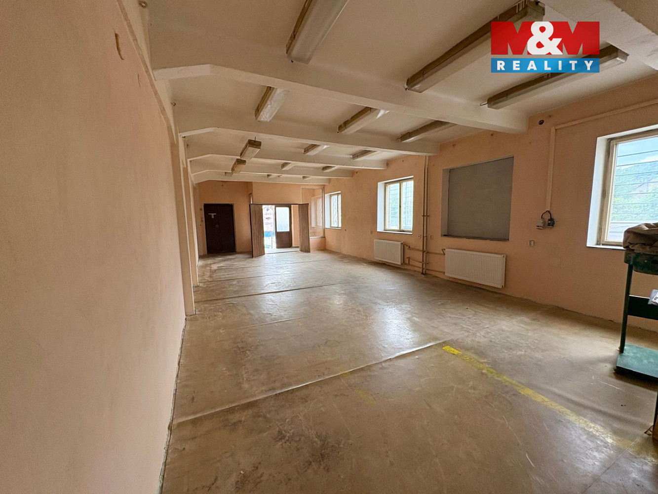 Pronájem obchodních prostor 81 m² — photo 3