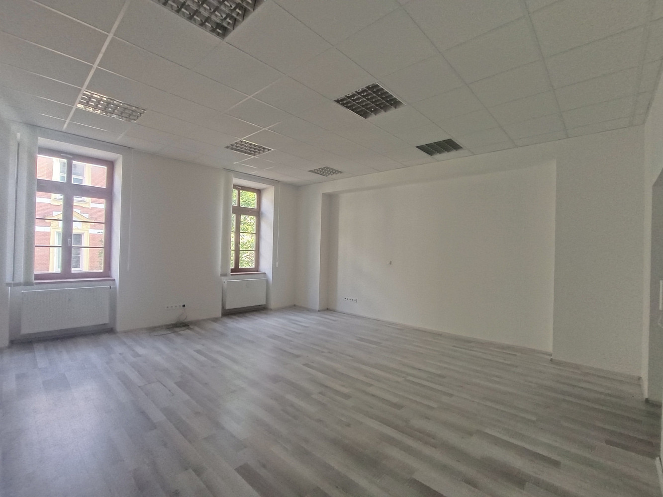 Pronájem kanceláře 71 m² — photo 3