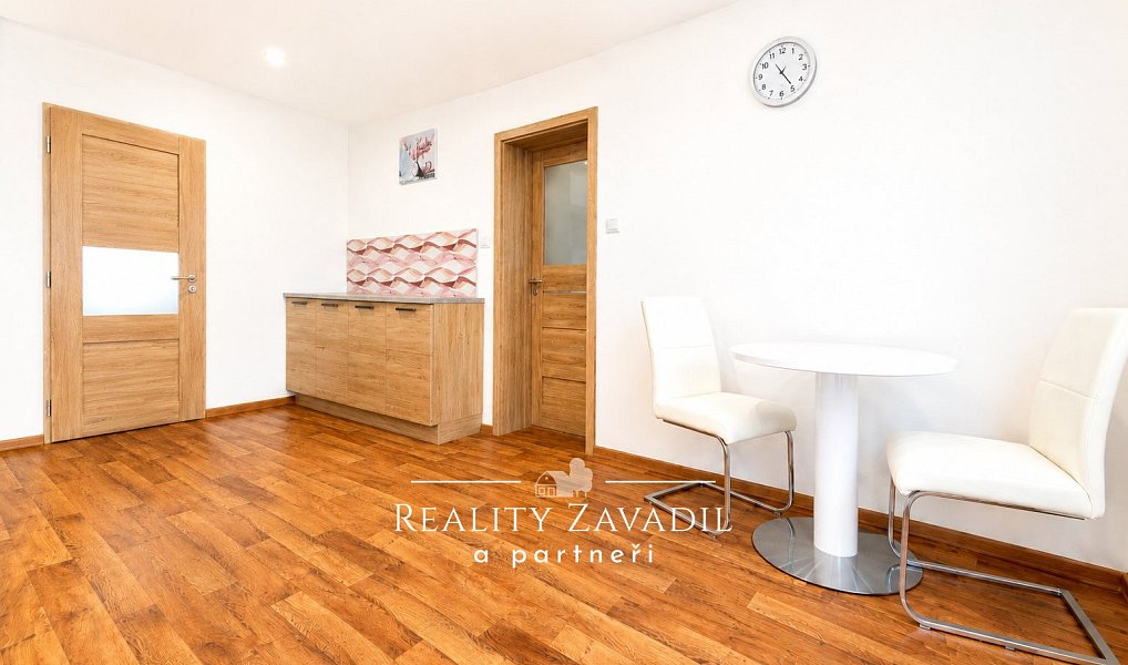 Prodej domu 130 m² s pozemkem 1 716 m², Vroutek – náhled fotky 5