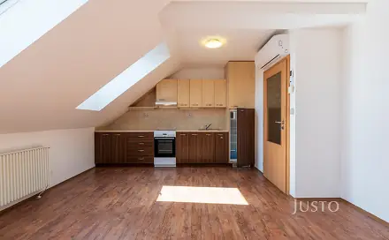Pronájem bytu 2+kk 37 m², Hradišťská, Staré Město, okres Uherské Hradiště