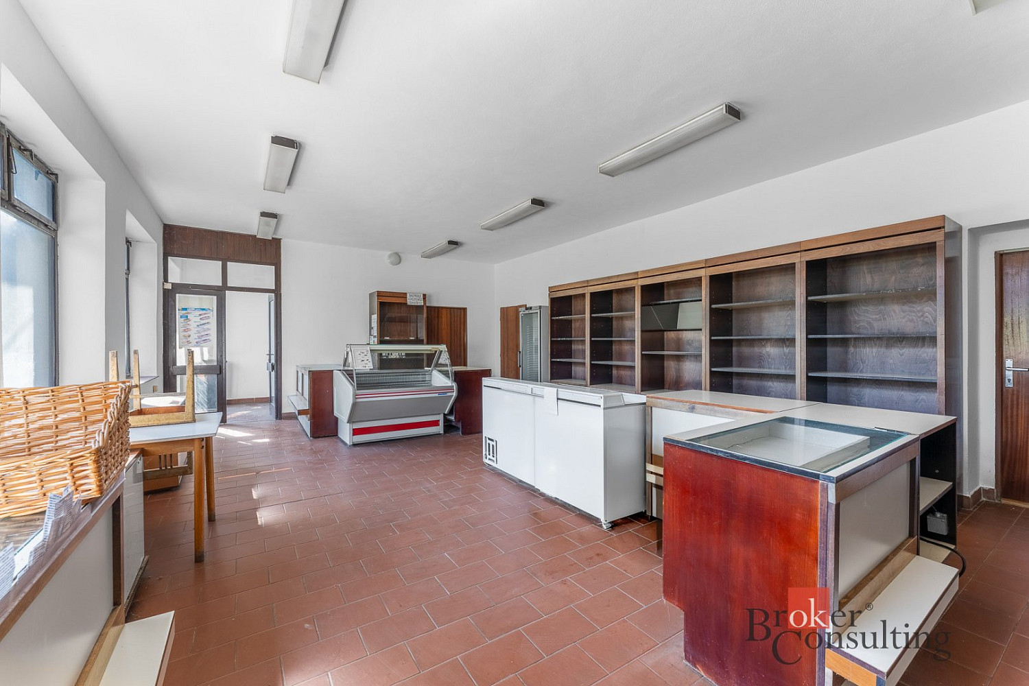 Prodej obchodních prostor 228 m² – fotografie 3