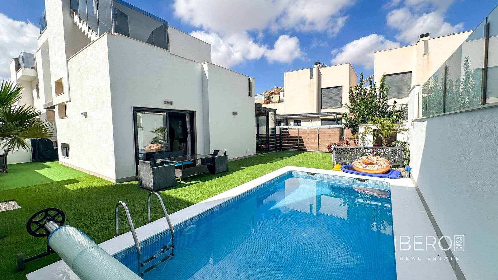 Prodej domu 250 m² s pozemkem 195 m²