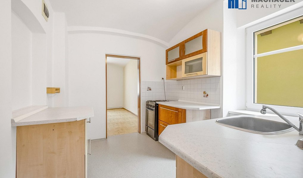 Pronájem bytu 1+1 33 m², Dubí – náhled fotky 2