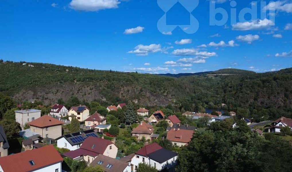 Prodej stavebního pozemku 1 552 m², Davle – náhled fotky 2