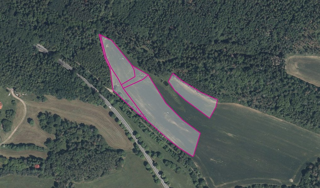 Prodej pole 23 810 m², Obory – náhled fotky 2