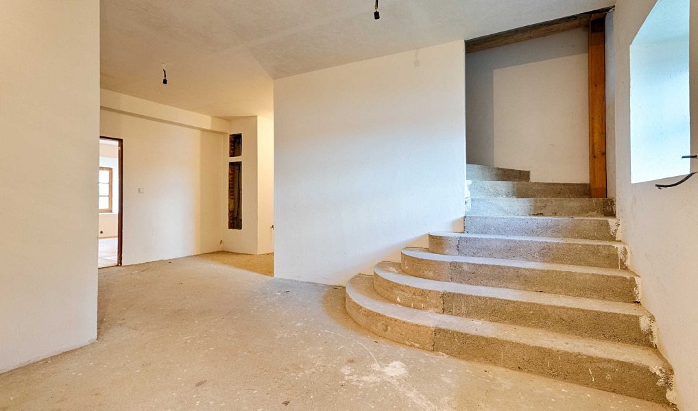 Prodej domu 520 m² s pozemkem 2 024 m², Jindřichův Hradec – náhled fotky 14
