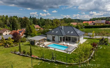 Prodej domu 340 m² s pozemkem 1 893 m², U Koupaliště, Družec, okres Kladno