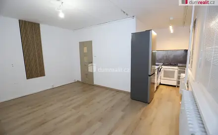 Prodej bytu 1+kk 33 m², Českolipská, Praha 9 - Střížkov