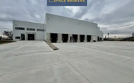 Pronájem skladovacích prostor 3 500 m², Kozomín, okres Mělník