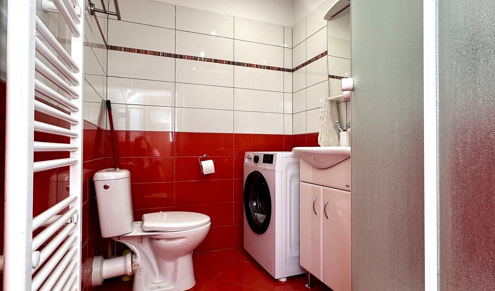 Prodej domu 340 m² s pozemkem 668 m², Cheb – náhled fotky 33