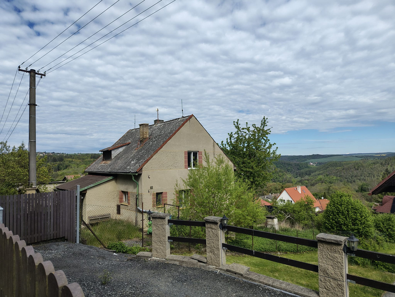 Prodej domu 220 m² s pozemkem 1 940 m² – pohled 3