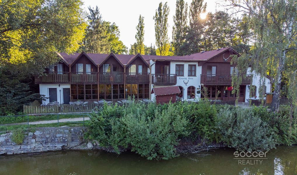 Prodej ubytovacího objektu 1 150 m², Loučeň – náhled fotky 29