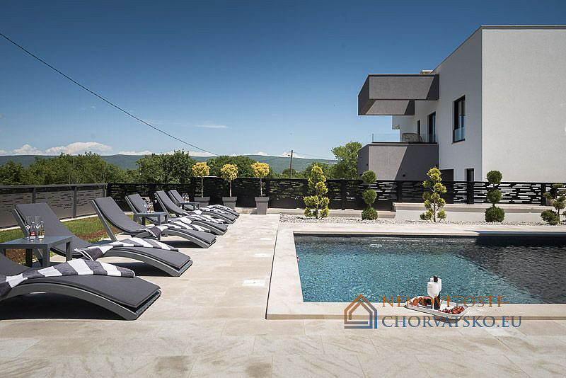 Prodej domu 220 m² s pozemkem 670 m² - Widok 5