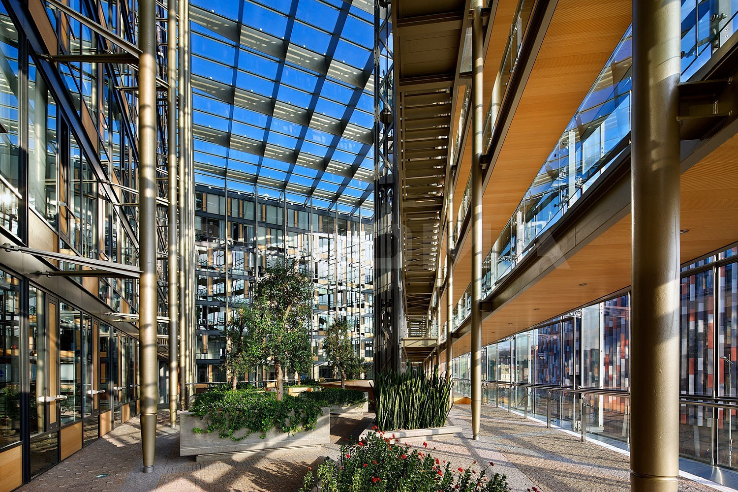 Pronájem reprezentativních kancelářských prostor 448 m² v lokalitě Praha 8 - Karlín – pohled 4