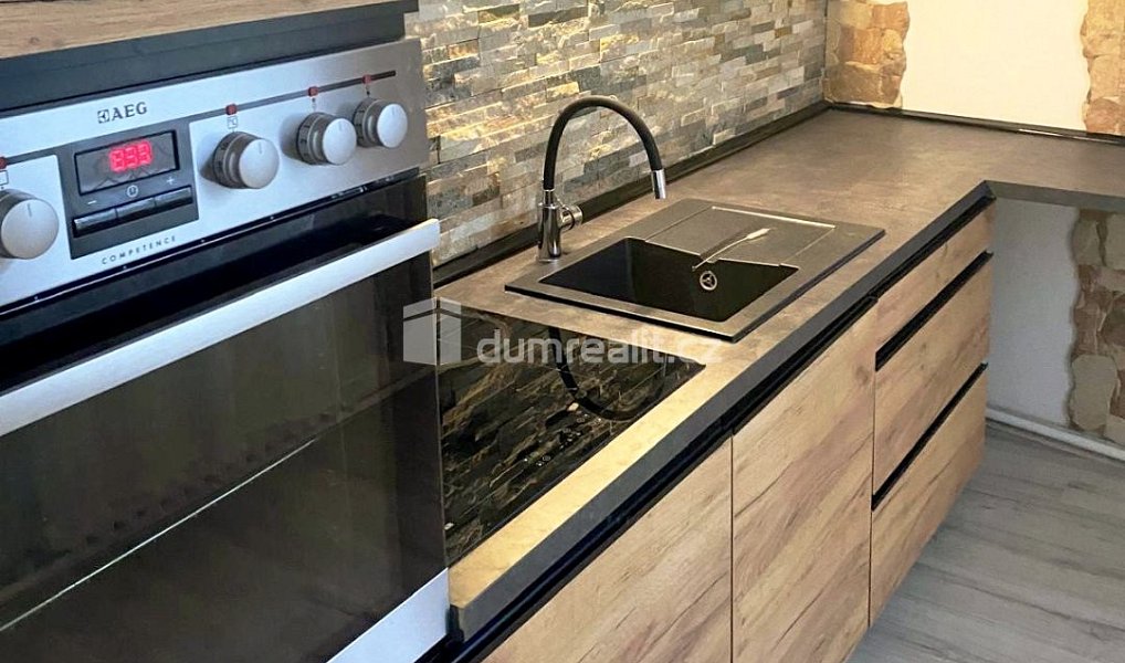 Pronájem bytu 2+1 75 m², Děčín – náhled fotky 2