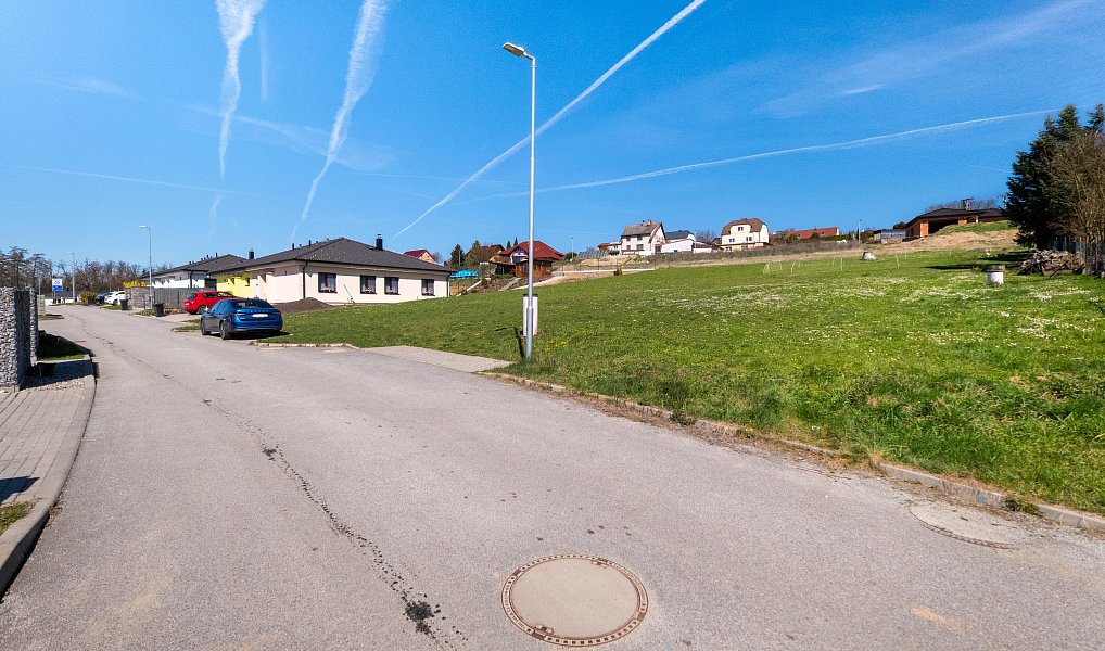 Prodej stavebního pozemku 1 696 m², Hosín – náhled fotky 4