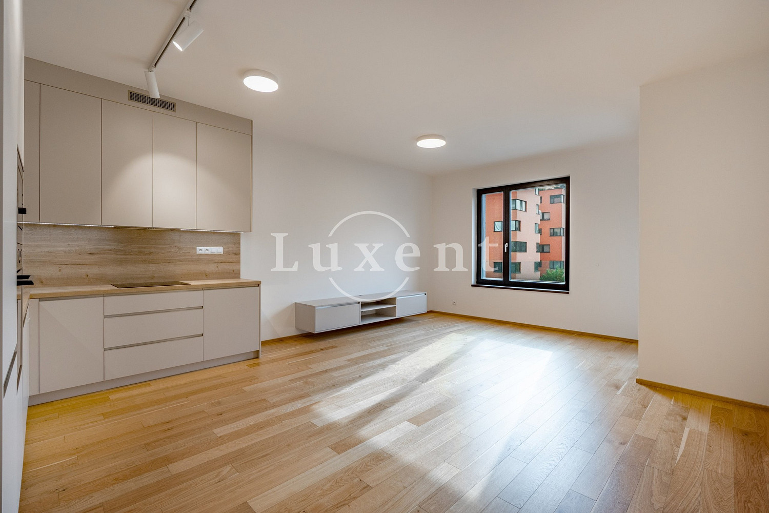 Pronájem bytu 2+kk 63 m² – fotografie 2