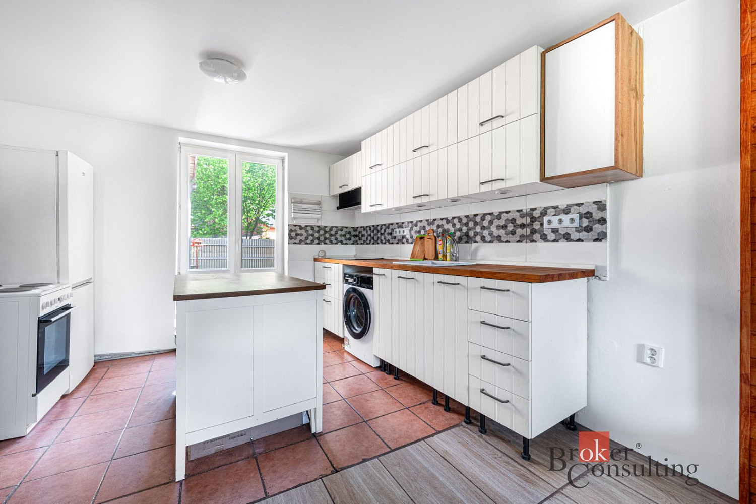 Prodej domu 140 m² s pozemkem 330 m² — photo 2