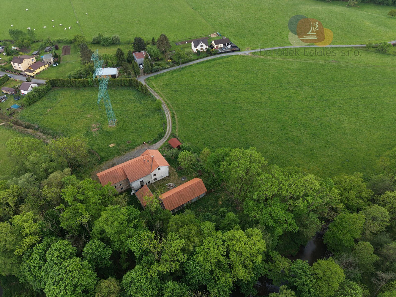 Prodej domu 993 m² s pozemkem 12 976 m² – fotografie 2