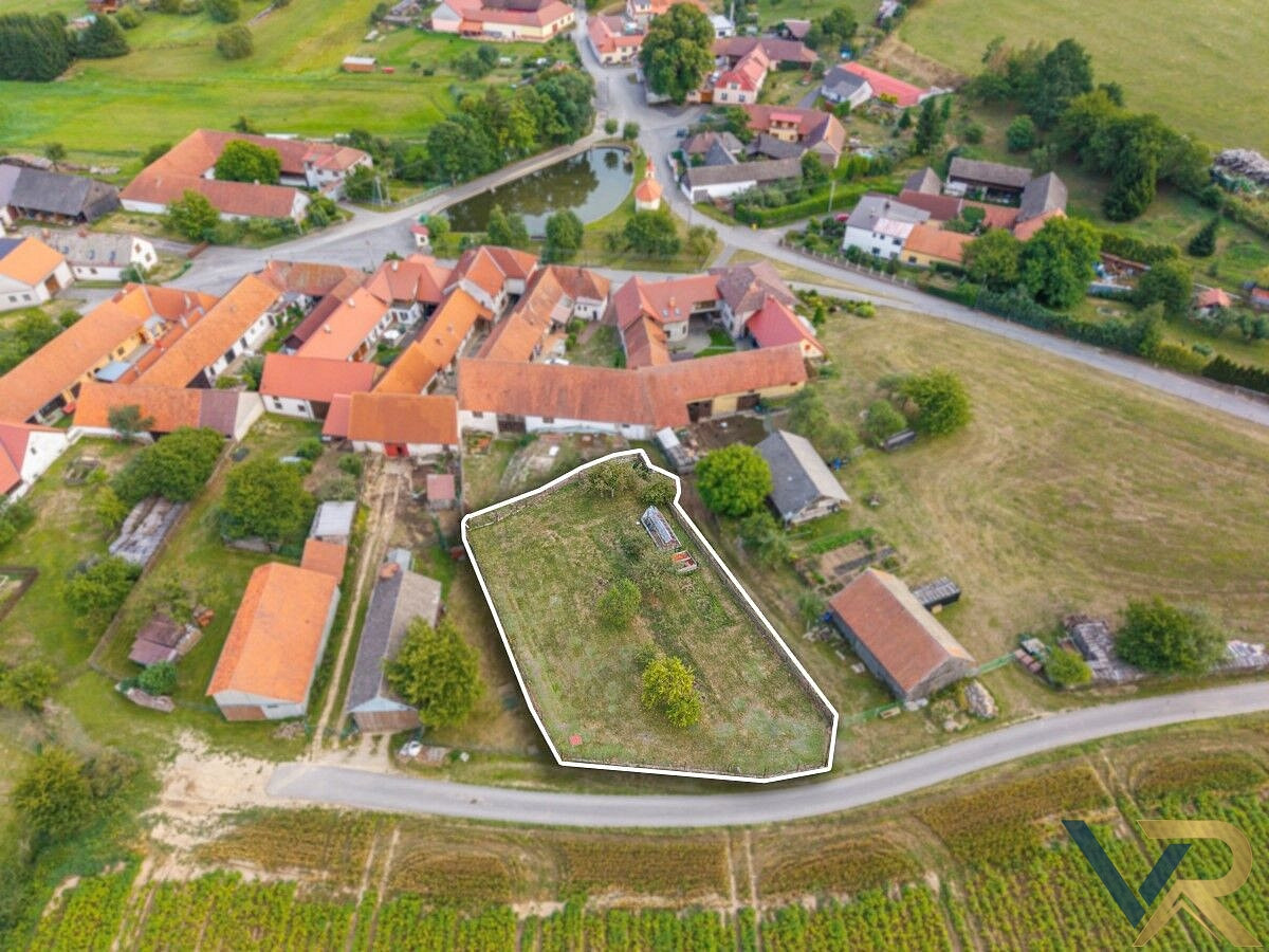 Prodej stavebního pozemku 1 096 m²