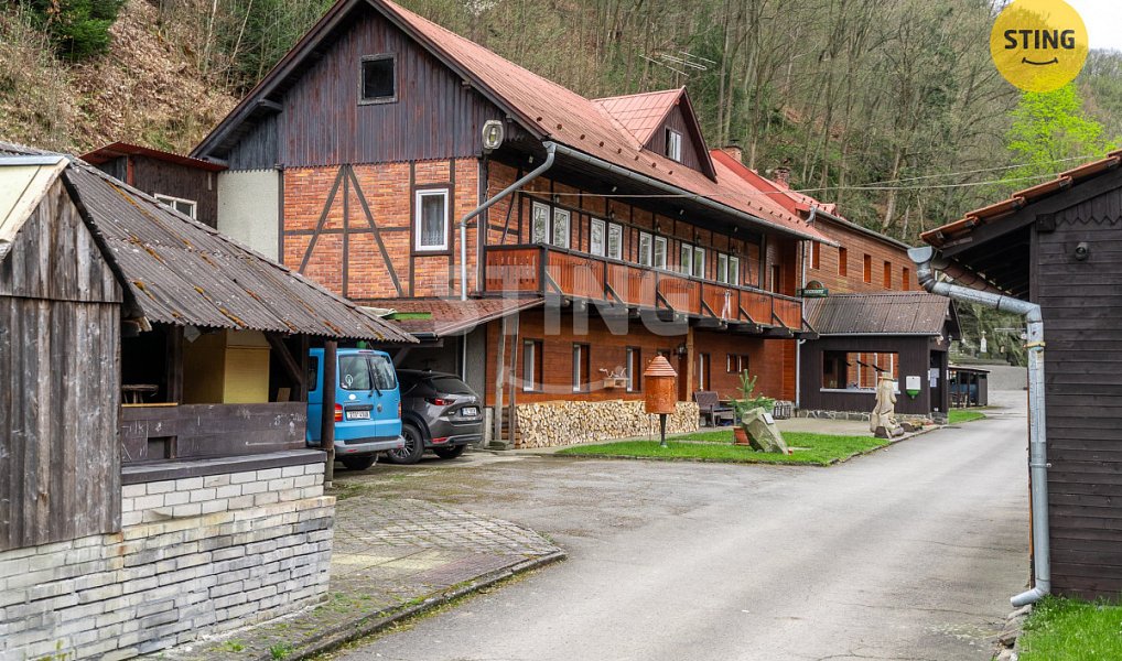 Prodej ubytovacího objektu 813 m², Spálov – náhled fotky 7
