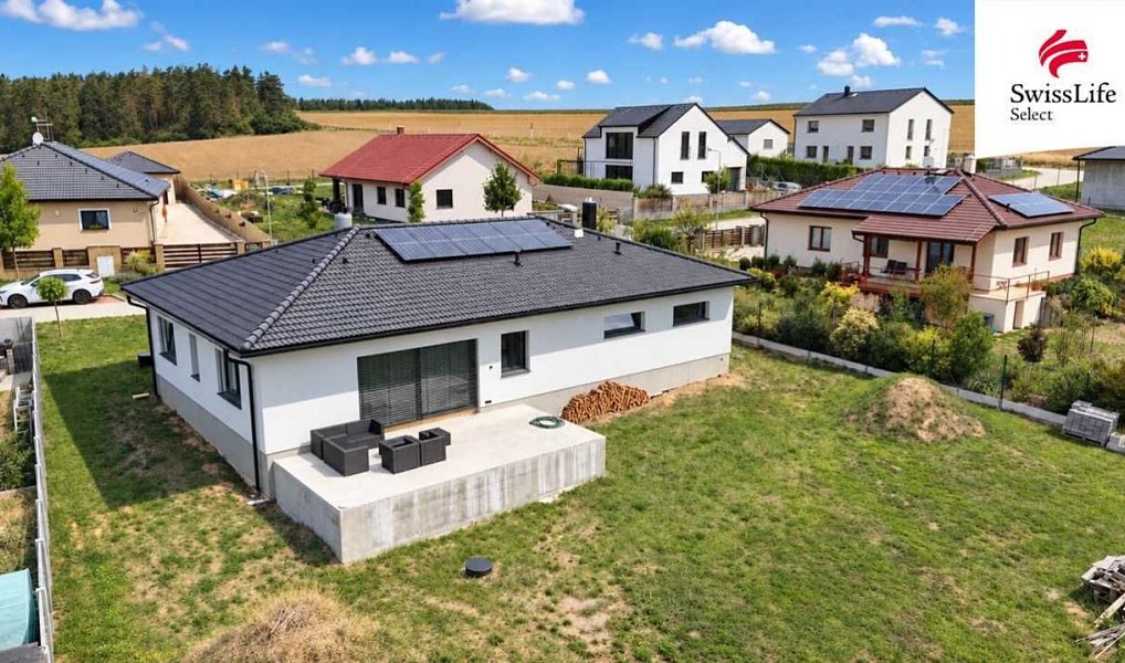 Prodej domu 153 m² s pozemkem 1 060 m², Hradec – náhled fotky 2