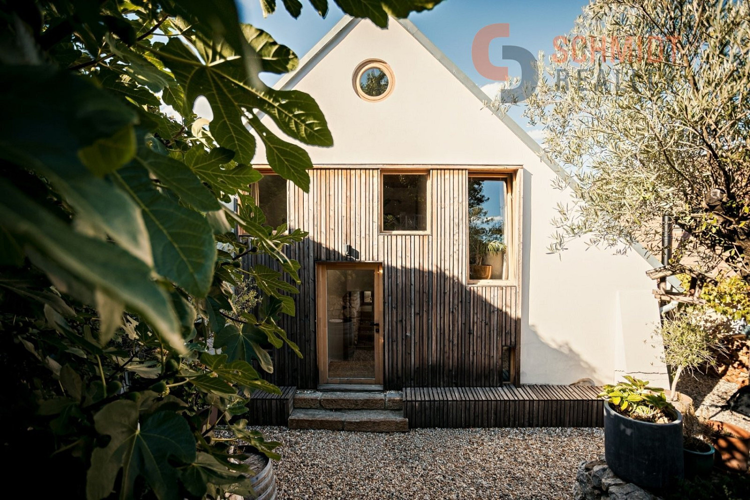 Prodej ubytovacího objektu 242 m² – fotografie 2