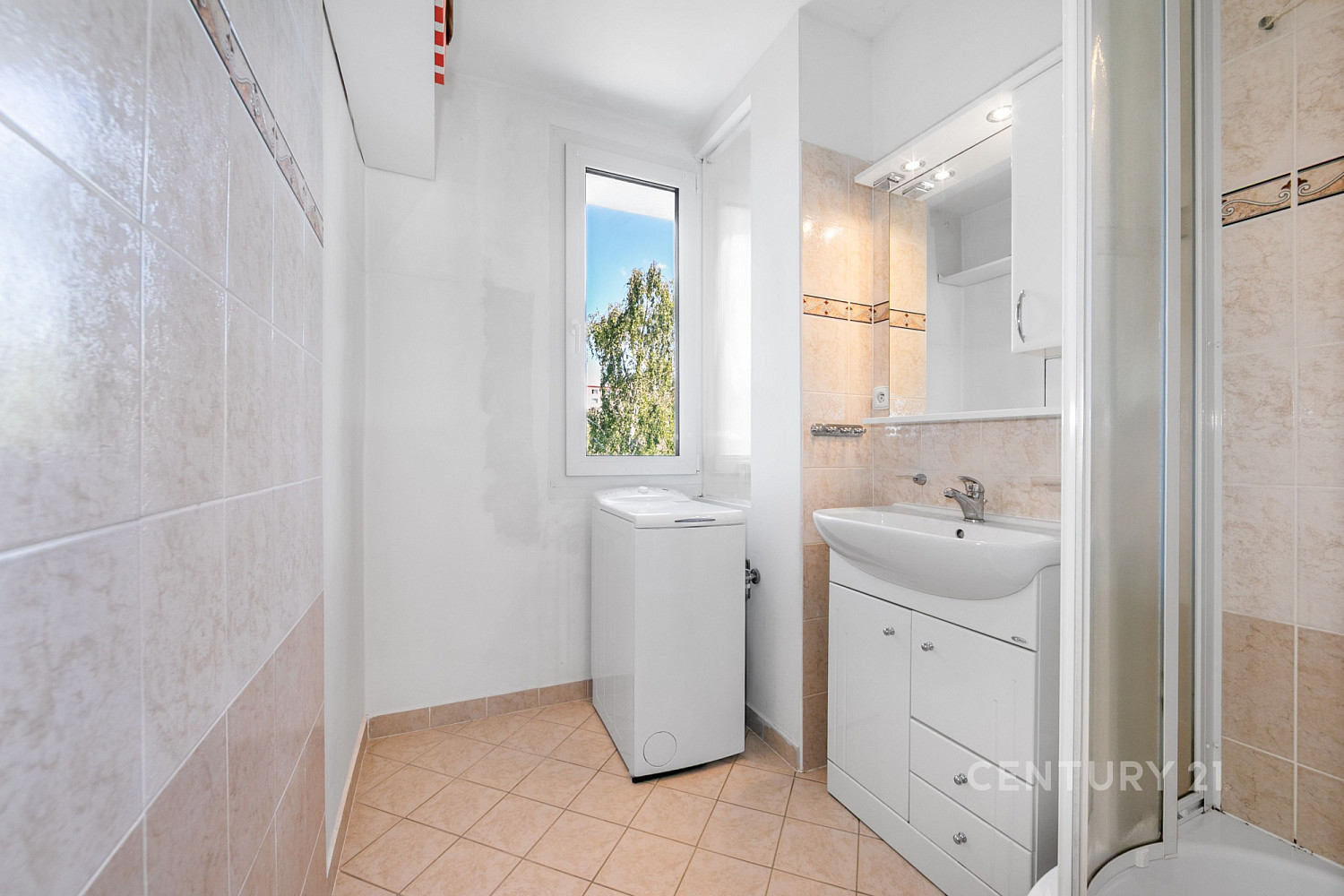 Pronájem bytu 3+1 64 m² – fotografie 2