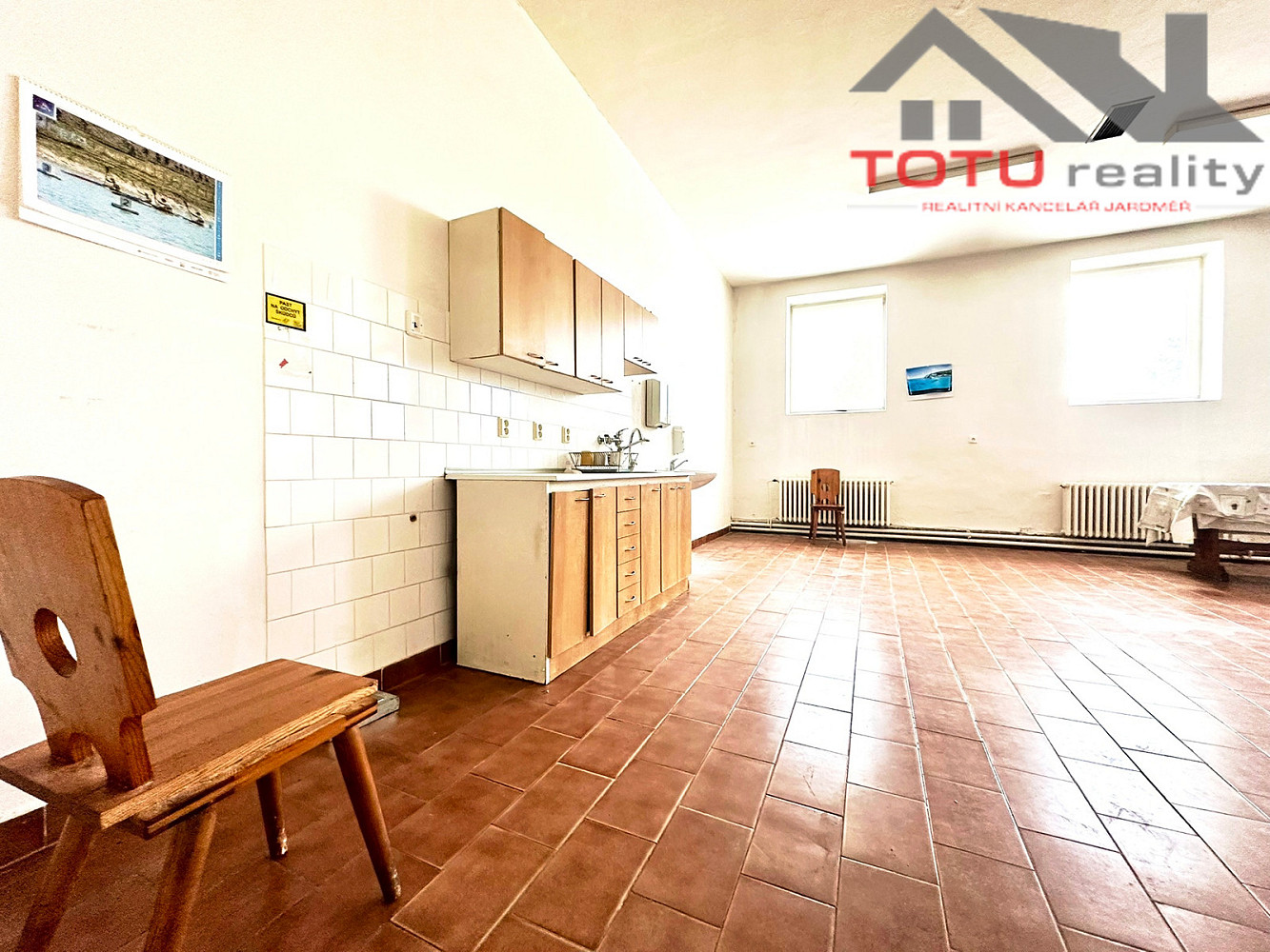 Pronájem kanceláře 400 m² – fotografie 4