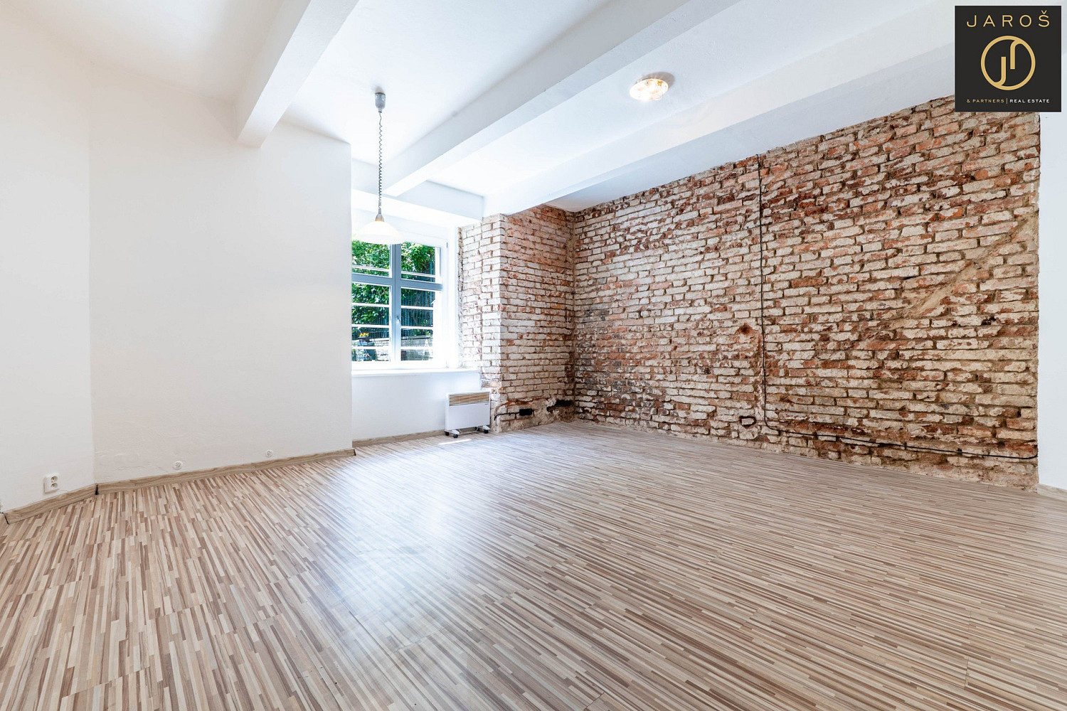 Prodej komerčního objektu (jiného typu) 37 m²