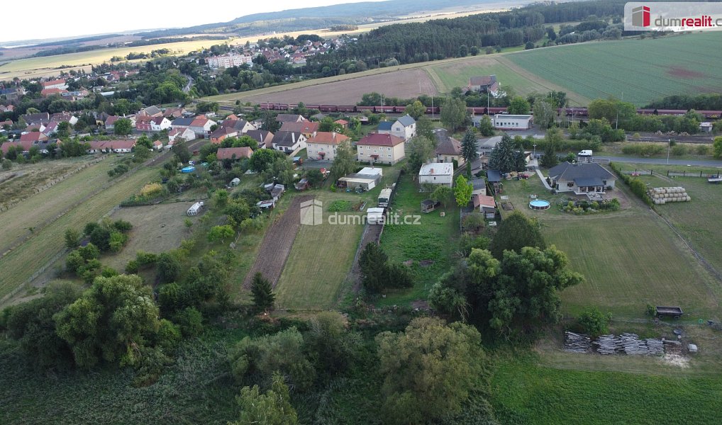 Prodej stavebního pozemku 810 m², Vroutek – náhled fotky 6