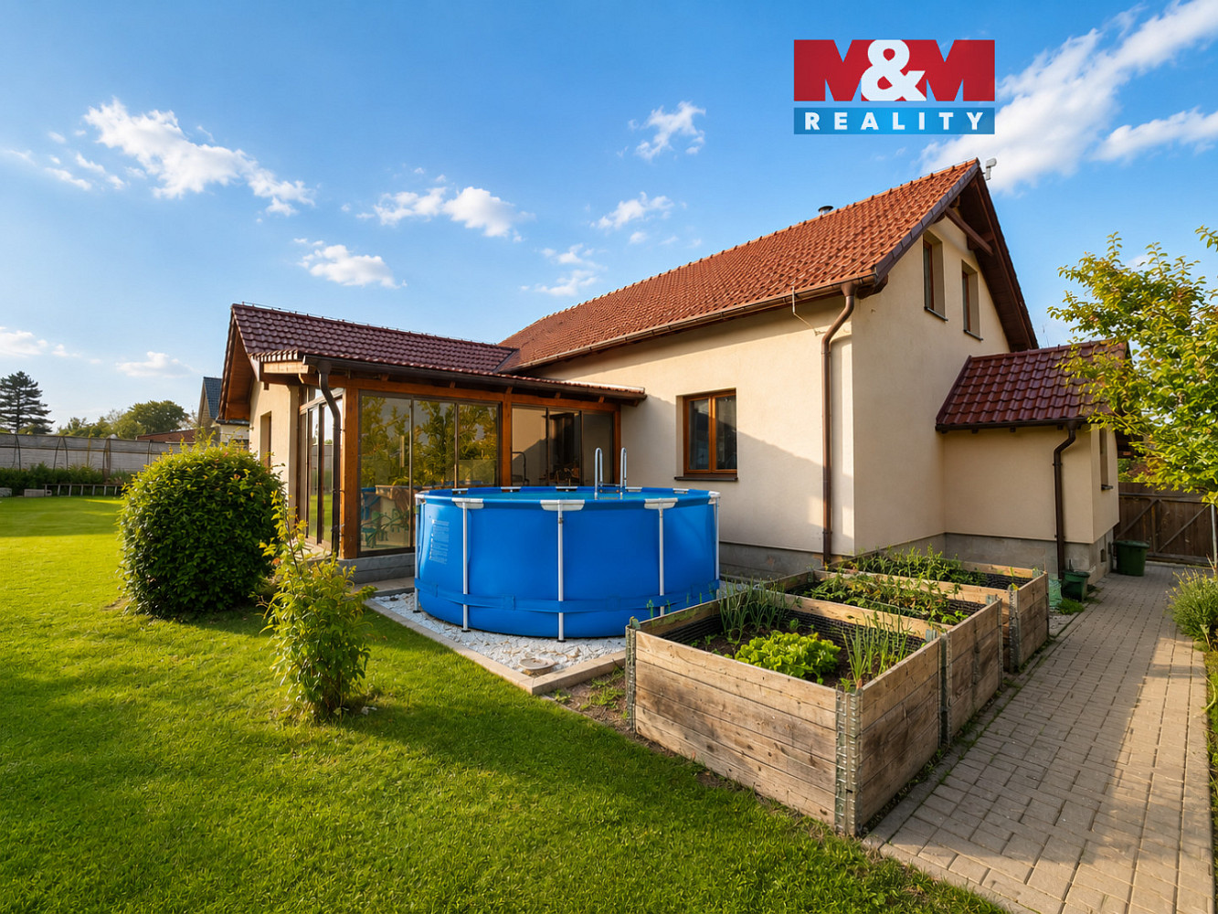 Prodej domu 184 m² s pozemkem 1 188 m²