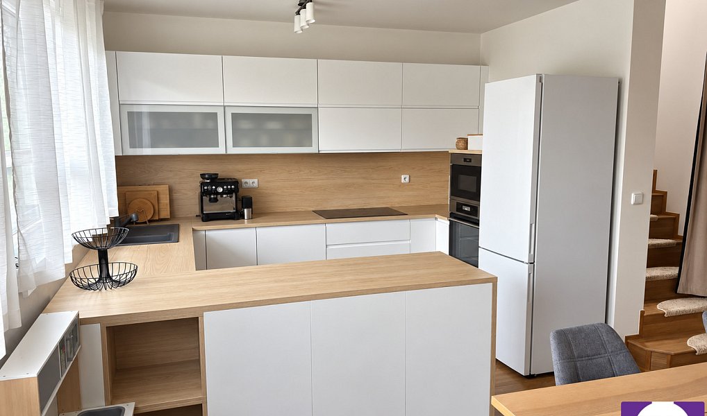 Pronájem domu 190 m² s pozemkem 500 m², Praha – náhled fotky 3