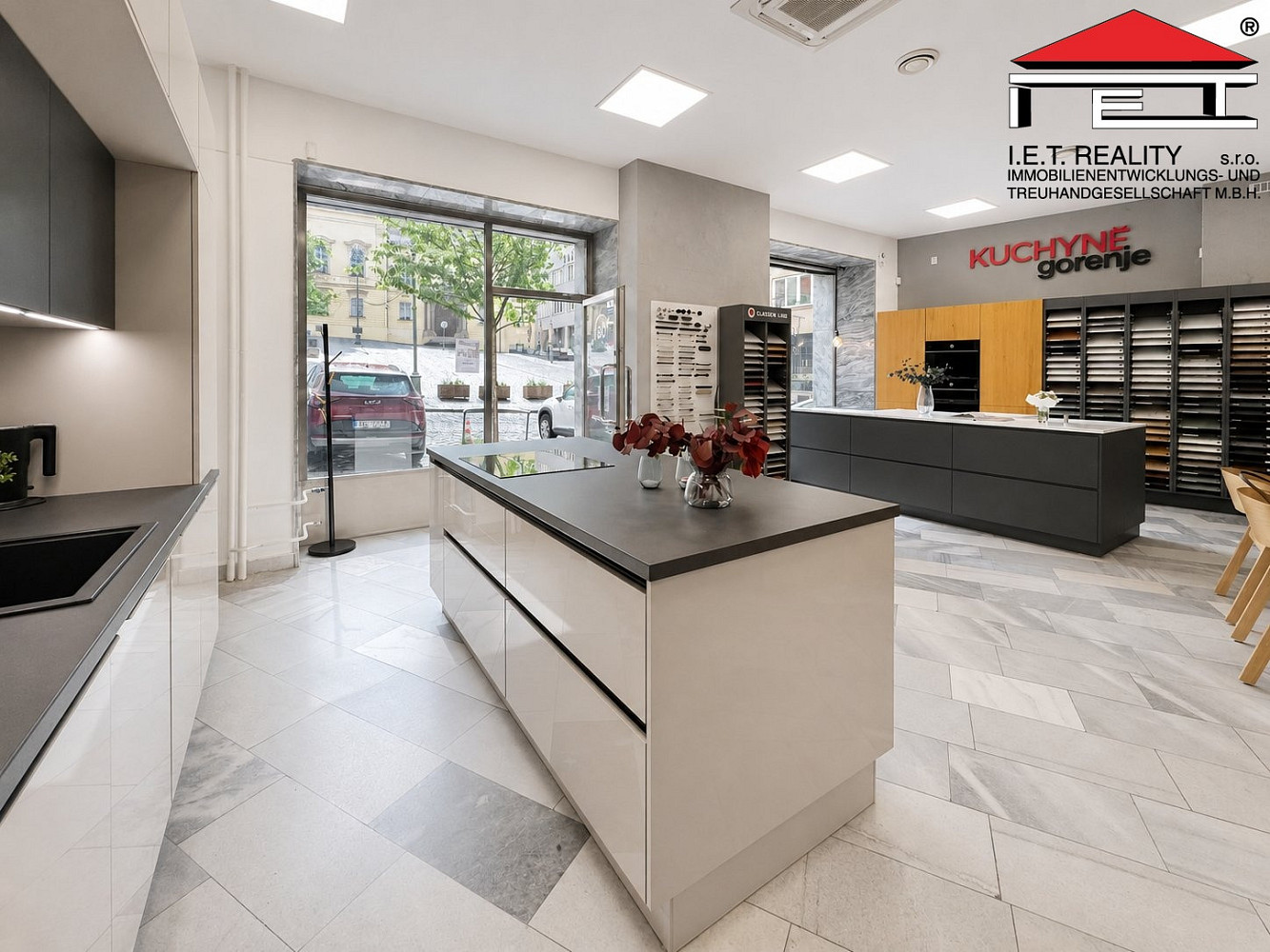Pronájem obchodních prostor 109 m² – fotografie 3