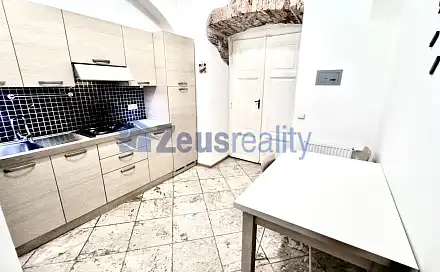 Pronájem bytu 2+kk 32 m², Plzeňská, Praha 5 - Smíchov