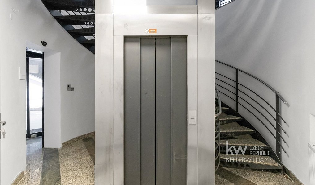 Pronájem obchodních prostor 427 m², Tábor – náhled fotky 15