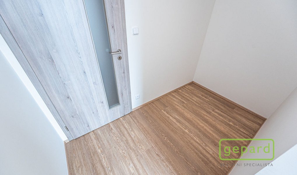 Pronájem bytu 2+kk 63 m², Praha – náhled fotky 16