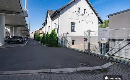 Prodej ubytovacího objektu 300 m², Štrossova, Pardubice - Bílé Předměstí