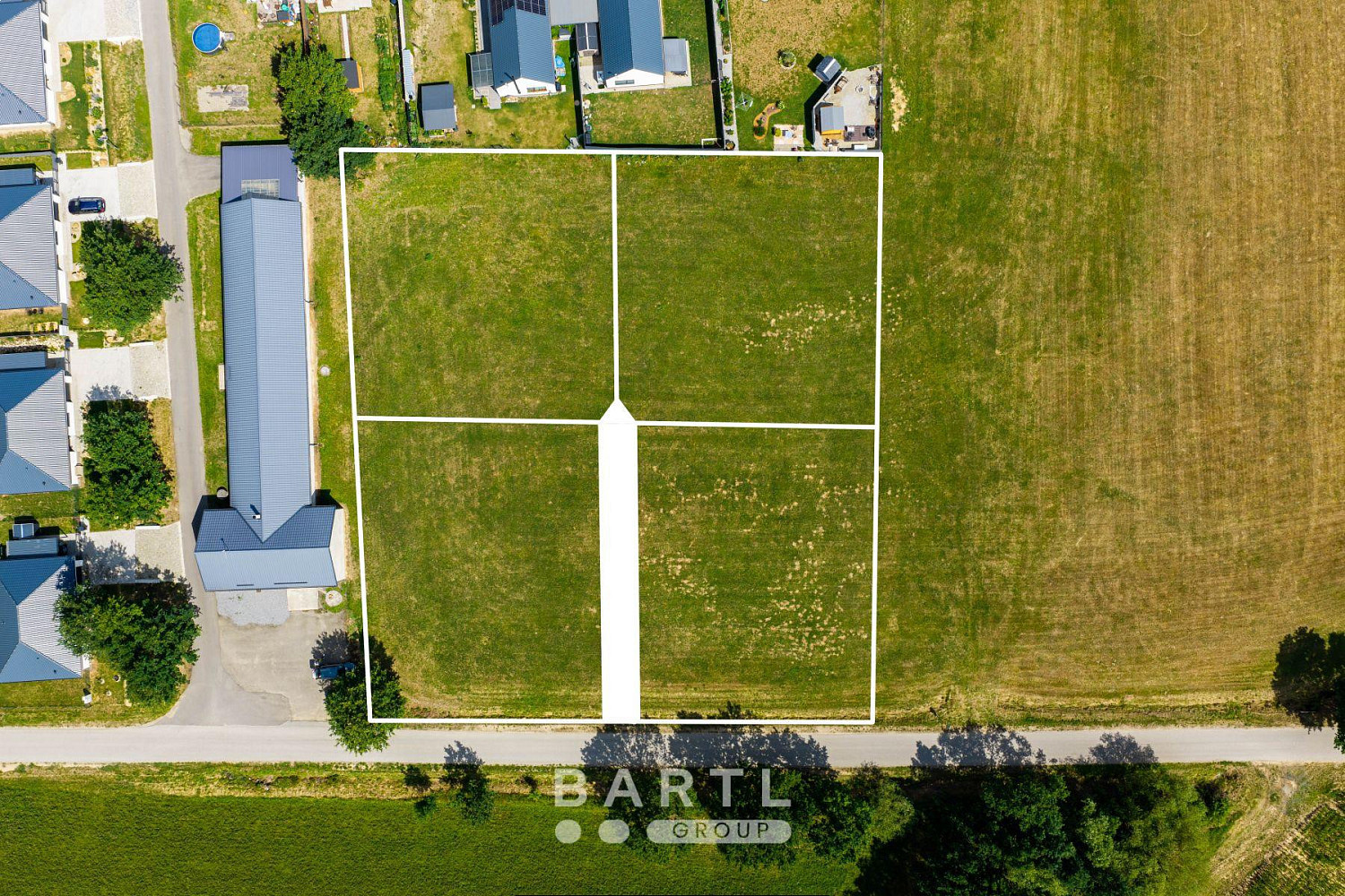 Prodej stavebního pozemku 1 070 m²