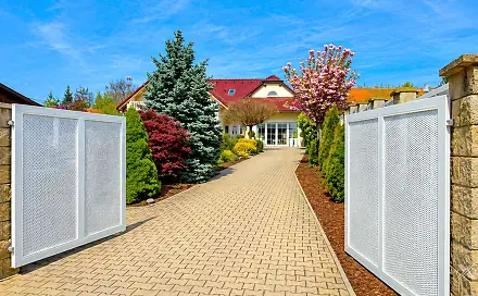 Prodej domu 323 m² s pozemkem 1 018 m², Kly - Hoření Vinice, okres Mělník