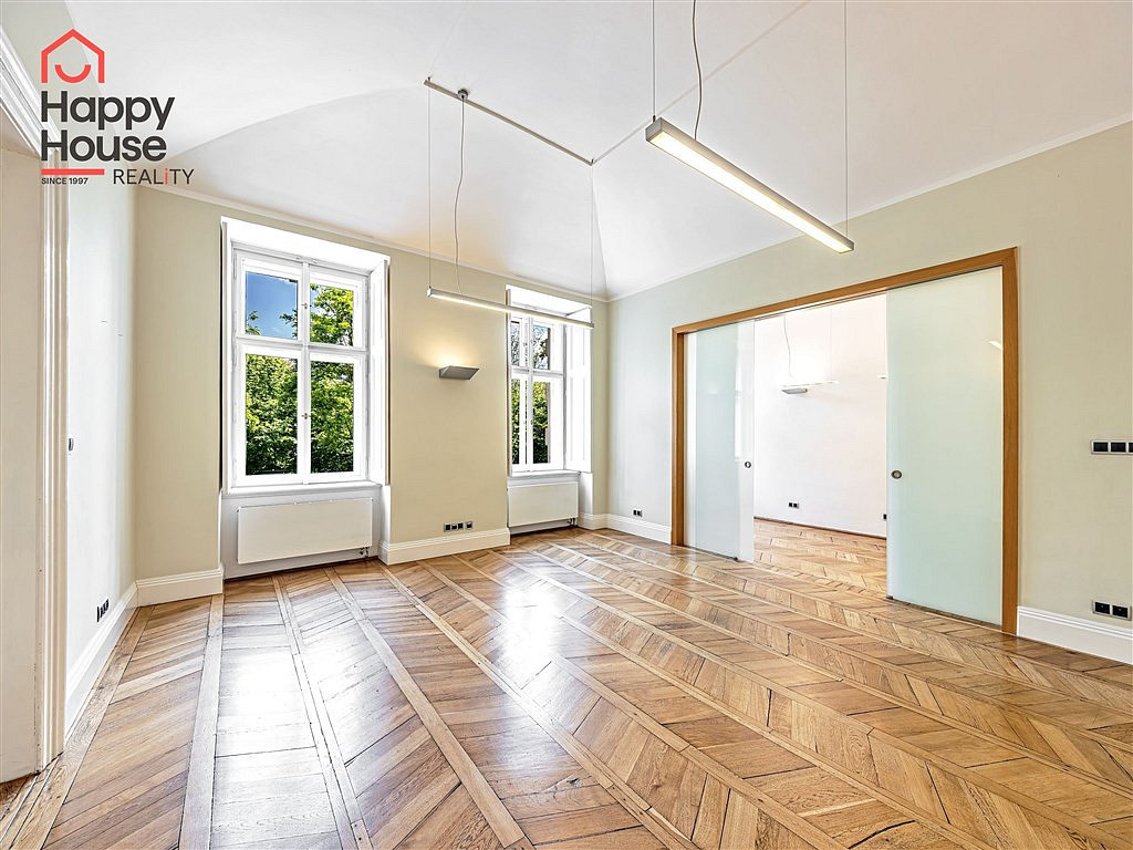 Pronájem kanceláře 135 m²