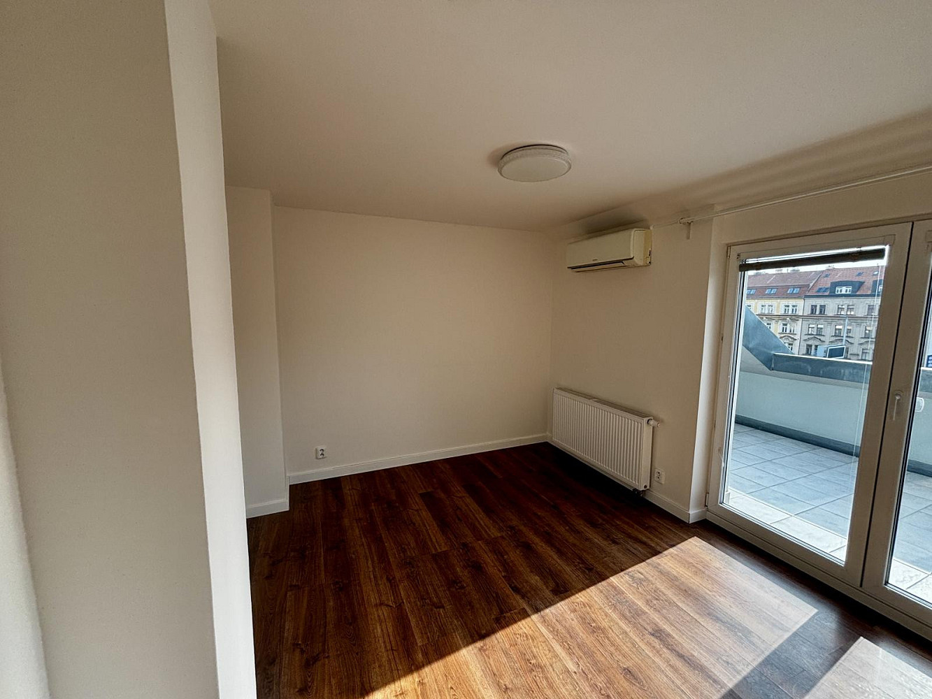 Pronájem bytu 3+kk 76 m² – fotografie 4