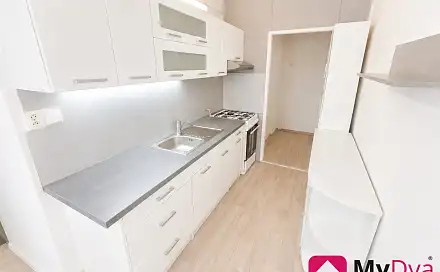 Pronájem bytu 2+1 56 m², Dukelských bojovníků, Znojmo