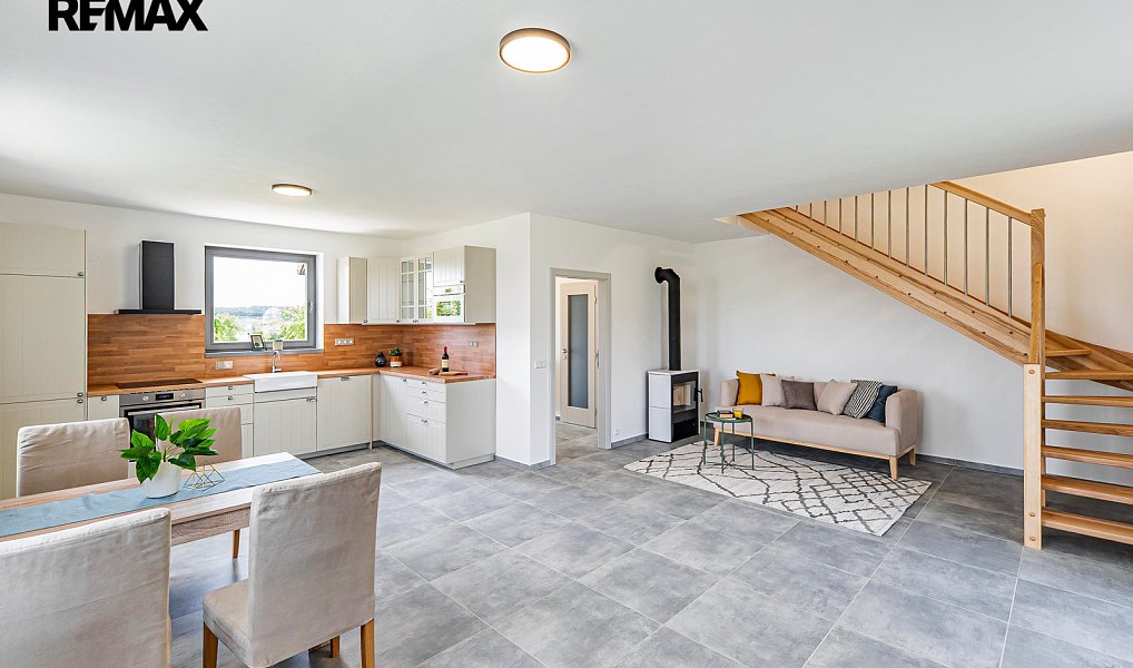 Prodej domu 120 m² s pozemkem 1 013 m², Bukovany – náhled fotky 4