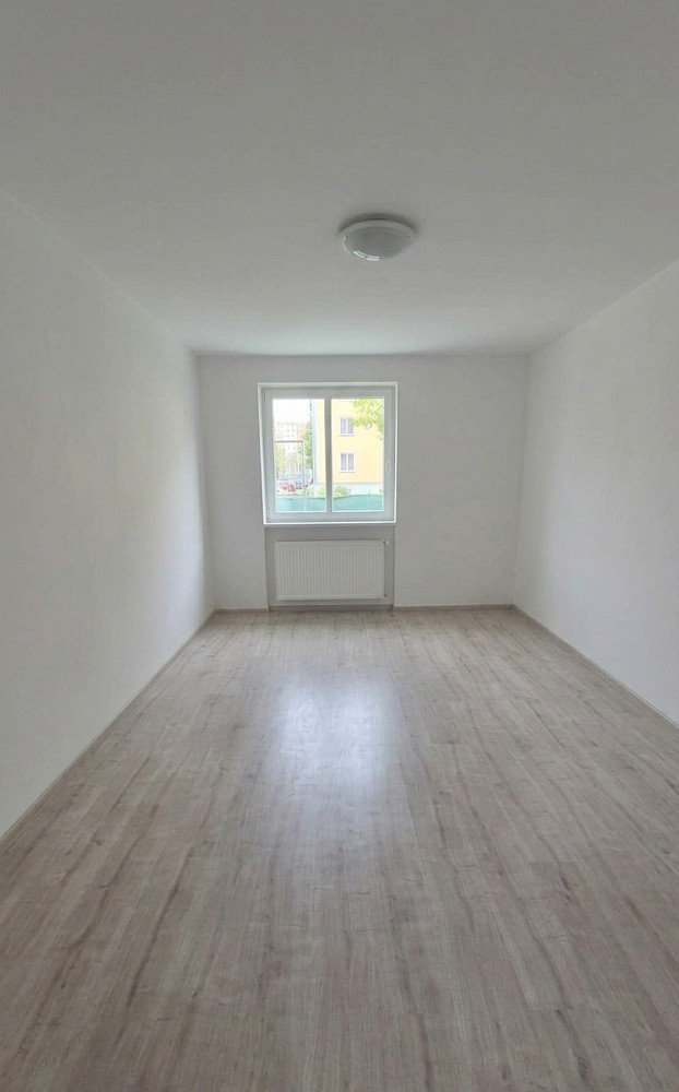 Pronájem bytu 3+1 72 m² — photo 3