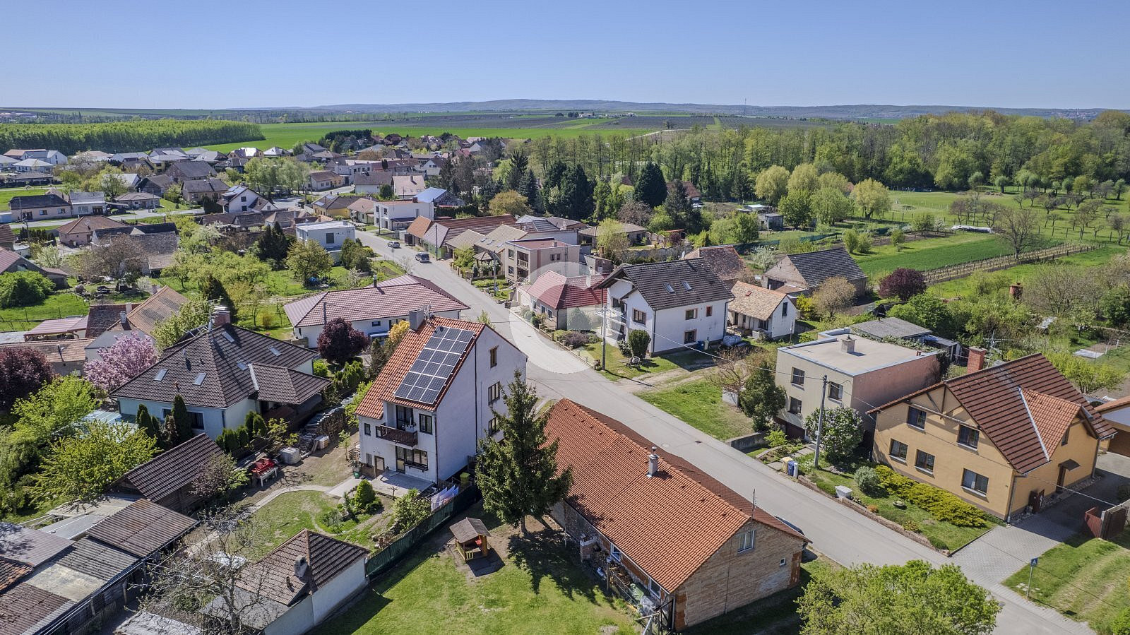 Pozemek 728 m² ve Vrbovci klidné místo pro výstavbu rodinného domu, kompletní sítě – pohled 5