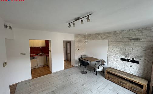 Pronájem bytu 3+kk 57 m², Julia Fučíka, Rožnov pod Radhoštěm, okres Vsetín