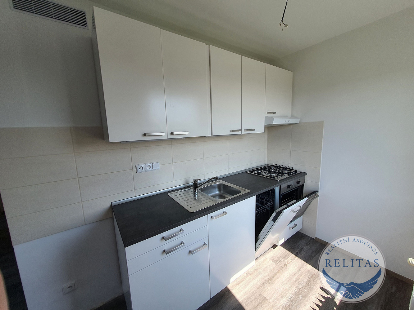 Pronájem bytu 3+kk 64 m² – fotografie 2